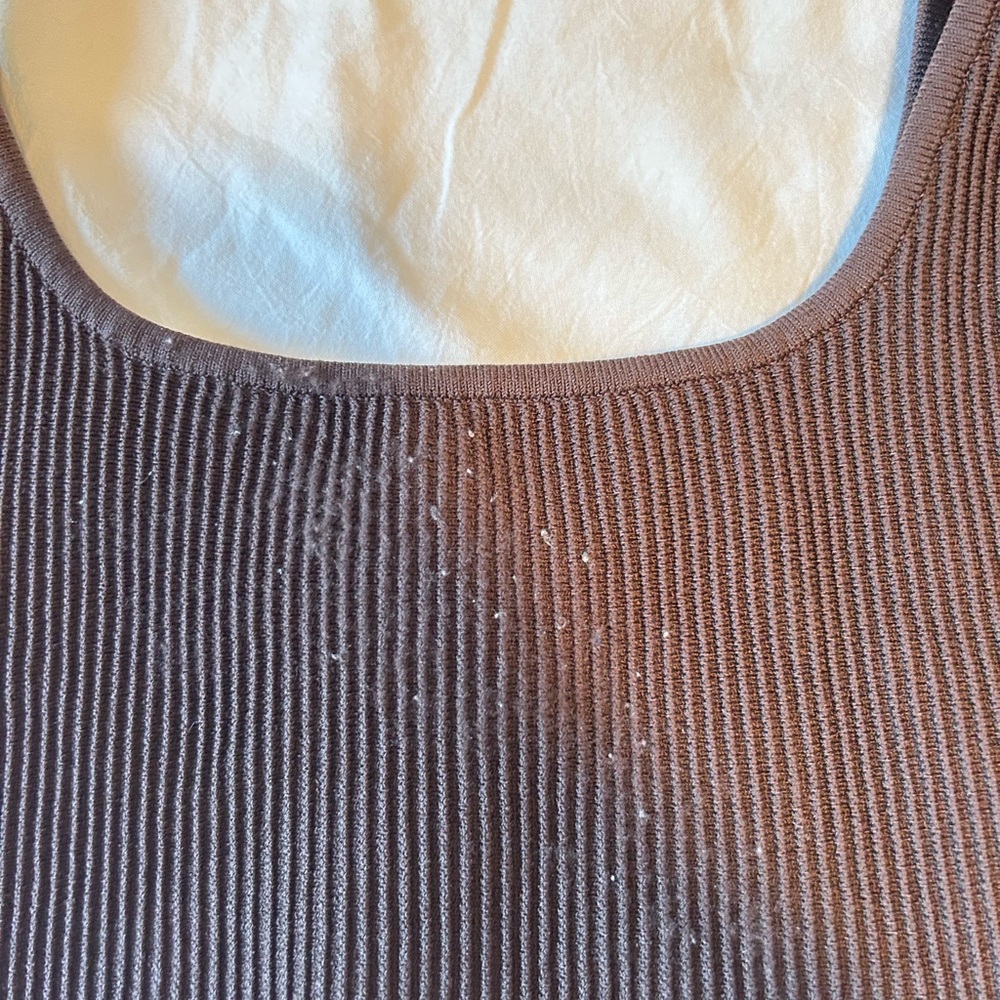 ARITZIA Babaton Ribbed Tank - Picture 3 of 3